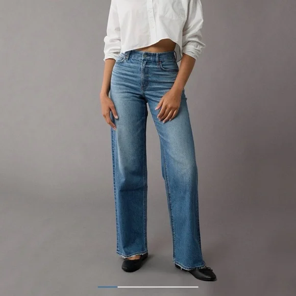 American Eagle Strigid Curvy Super High-Waisted
Baggy Straight Jean - Picture 1 of 8